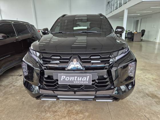 MITSUBISHI PAJERO SPORT 2.4 16V MIVEC TURBO DIESEL LEGEND BLACK AWD AUTOMÁTICO